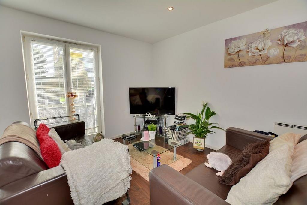 Station Apartments, Crossgates, LS15 1 bed apartment to rent £750 pcm