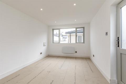 3 Ashgrove Avenue, Abbots Leigh, Bristol, BS8 3QE