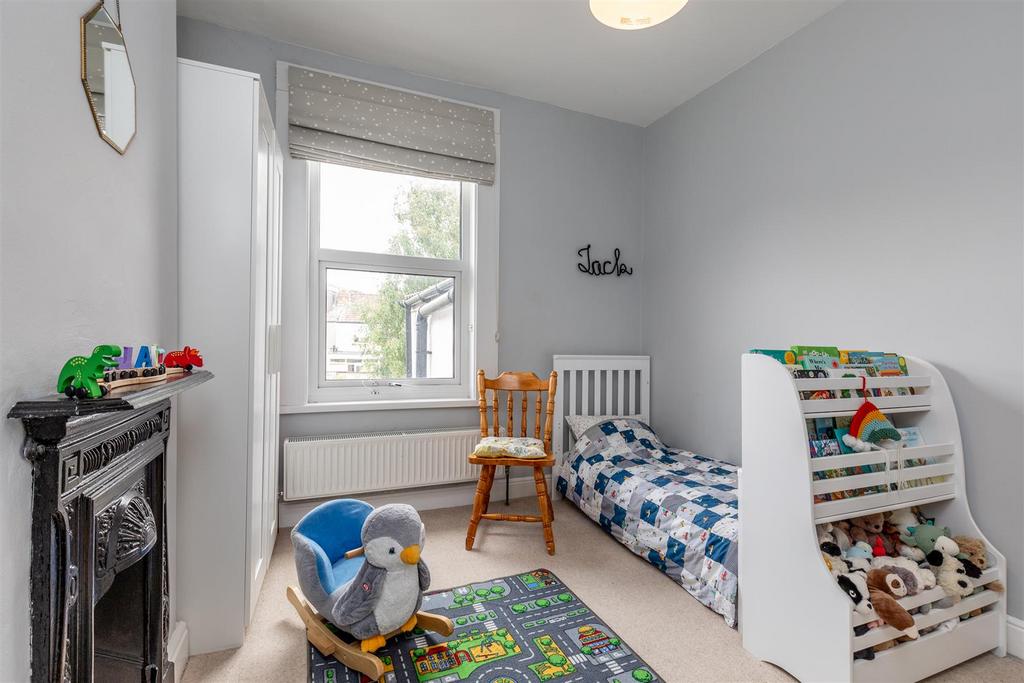 Ellicott Road, Bishopston Bed 2.jpg