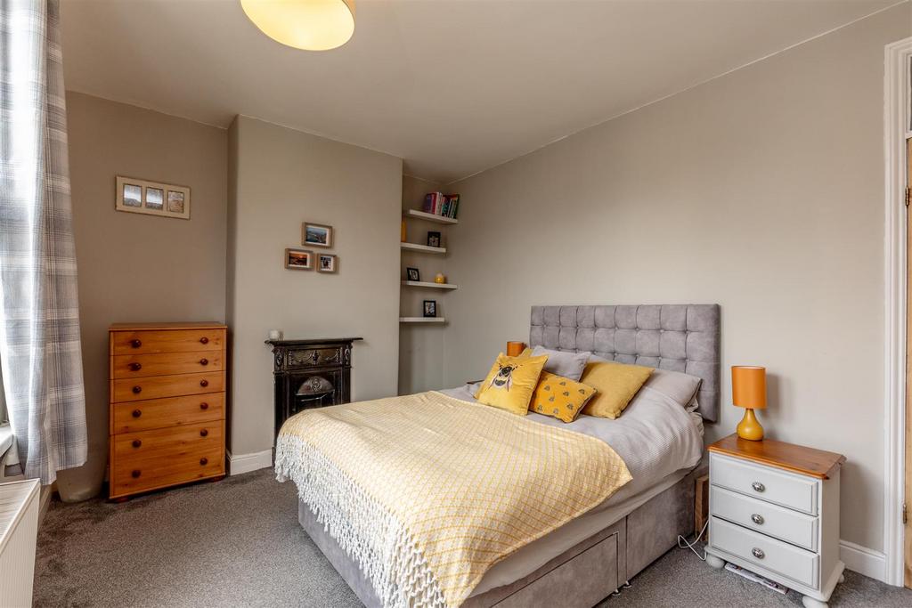 Ellicot Road, Bishopston Bed 1b.jpg