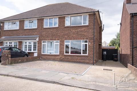 3 bedroom house for sale, First Avenue, Gravesend