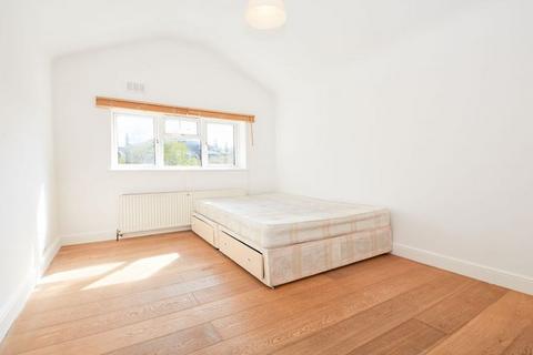 2 bedroom apartment to rent, NW2