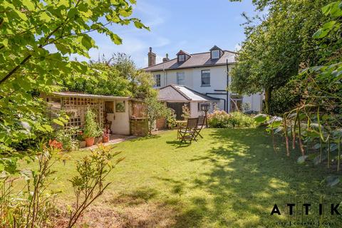 4 bedroom semi-detached house for sale, London Road, Halesworth