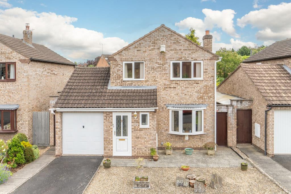 Fishmore Close, Ludlow 3 bed detached house for sale £335,000