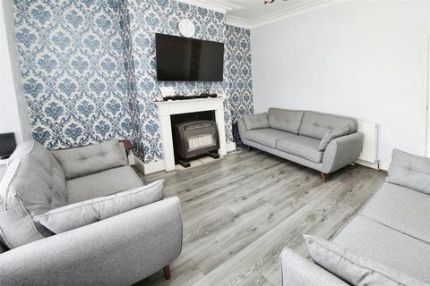59 Broad Lane, Bradford, BD4 8PA