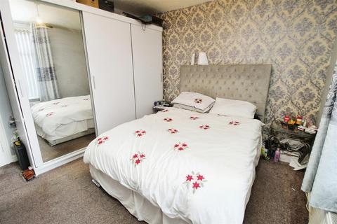 59 Broad Lane, Bradford, BD4 8PA