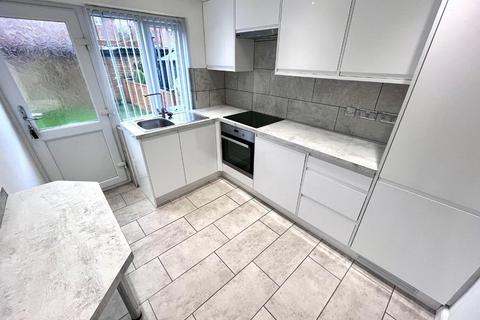 2 bedroom flat to rent, Russells Hall Road, Dudley