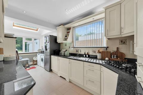 6 Overhill Way, Beckenham, BR3 6SW