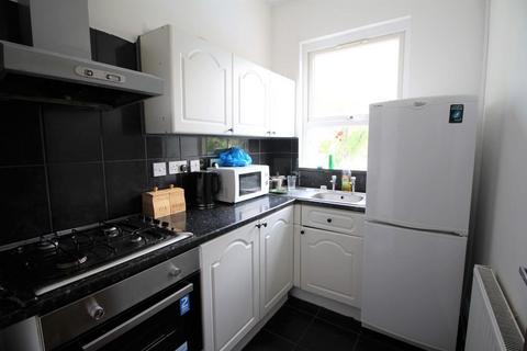 1 bedroom apartment to rent, Room 4, Kelvinside,Dover Street