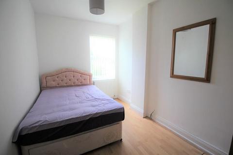 1 bedroom apartment to rent, Room 4, Kelvinside,Dover Street