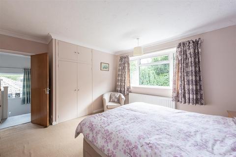 7 Farrs Lane, East Hyde, Luton, LU2 9PY