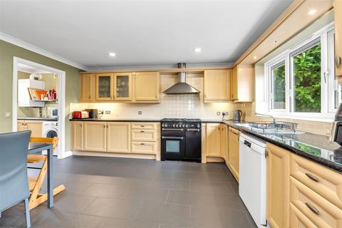 4 bedroom detached house for sale, Fox & Hounds Close, Thurston