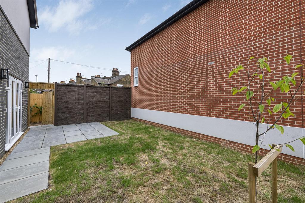 James anderson - 199 south worple way x 10 .jpg