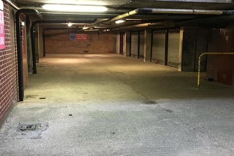 Garage to rent, Ollgar Close, London W12