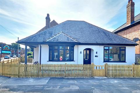 2 bedroom detached bungalow for sale, Savage Road, Bridlington YO15