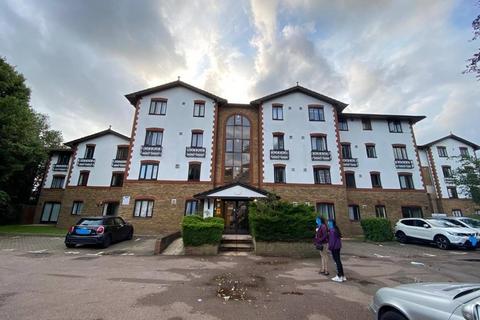 1 bedroom flat for sale, The Beeches, Hounslow
