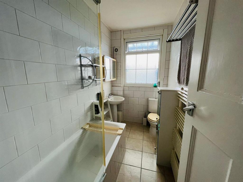 Two bedroom second floor flat