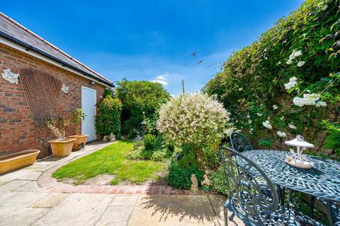4 bedroom link detached house for sale, Fitzwalter Road, Flitch Green, Dunmow