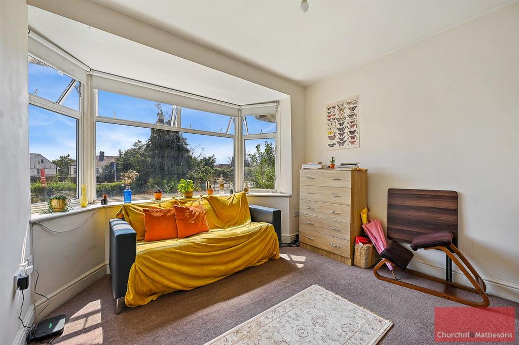 Western Avenue, Acton W3 0PL 2 bed flat £1,647 pcm (£380 pw)