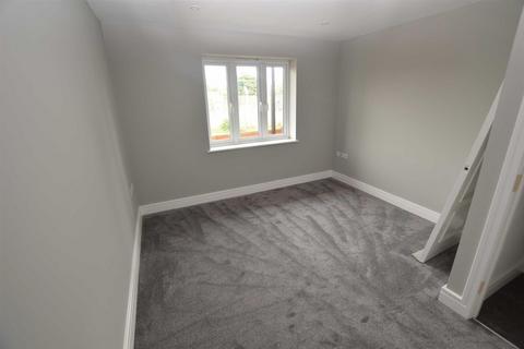 2 bedroom townhouse for sale, New Road, Croxley Green