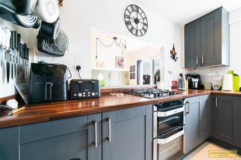 57 Greenside Avenue, Blackburn, BB2 4TQ