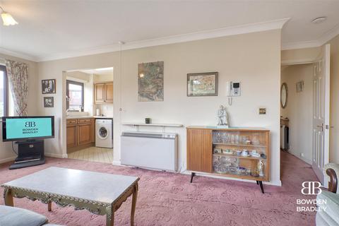 2 bedroom apartment for sale, Vienna Close, Clayhall
