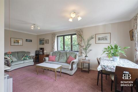 2 bedroom apartment for sale, Vienna Close, Clayhall