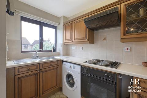 2 bedroom apartment for sale, Vienna Close, Clayhall