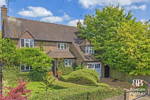 4 bedroom detached house for sale, Chester Road, Chigwell