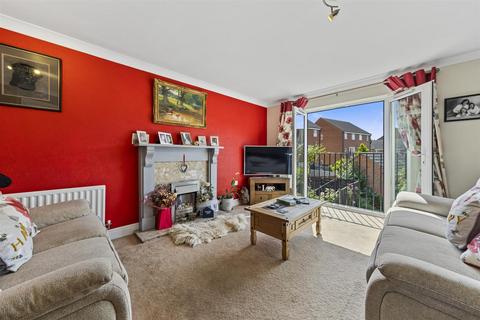 3 bedroom terraced house for sale, Burdock Way, Desborough NN14