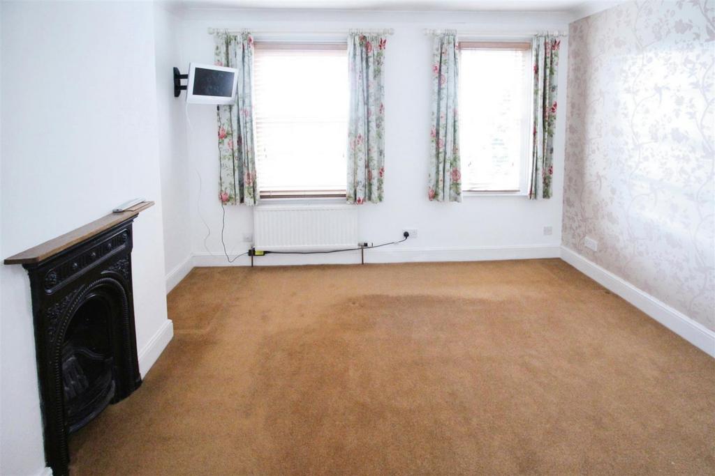 7e7252b6-Bed 201.JPG