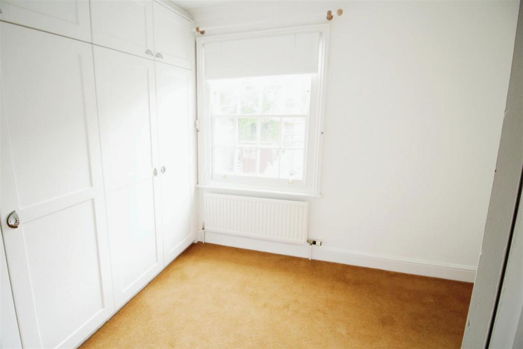 443490a8-Bed 202.JPG