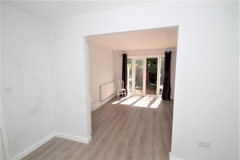 2 bedroom house to rent, Fernwood Avenue, Wembley