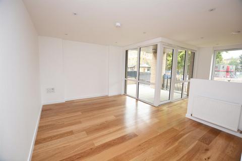 2 bedroom flat for sale, St Bernards Gate, Denman Avenue, UB2 4FU