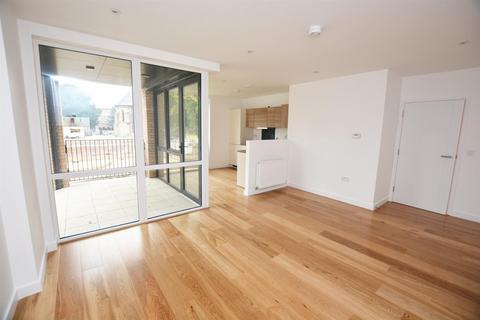 2 bedroom flat for sale, St Bernards Gate, Denman Avenue, UB2 4FU