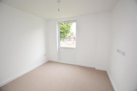 2 bedroom flat for sale, St Bernards Gate, Denman Avenue, UB2 4FU