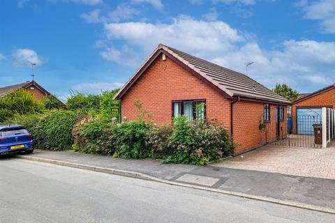 2 bedroom detached bungalow for sale, Sovereign Fold Road, Leigh