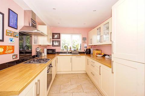 4 bedroom terraced house for sale, Wartling Gardens, St. Leonards-On-Sea