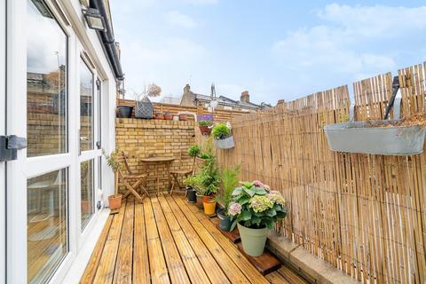 2 bedroom flat for sale, Hayter Road, SW2