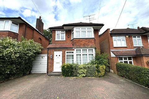 3 bedroom detached house to rent, Lawrence Gardens, Mill Hill, NW7