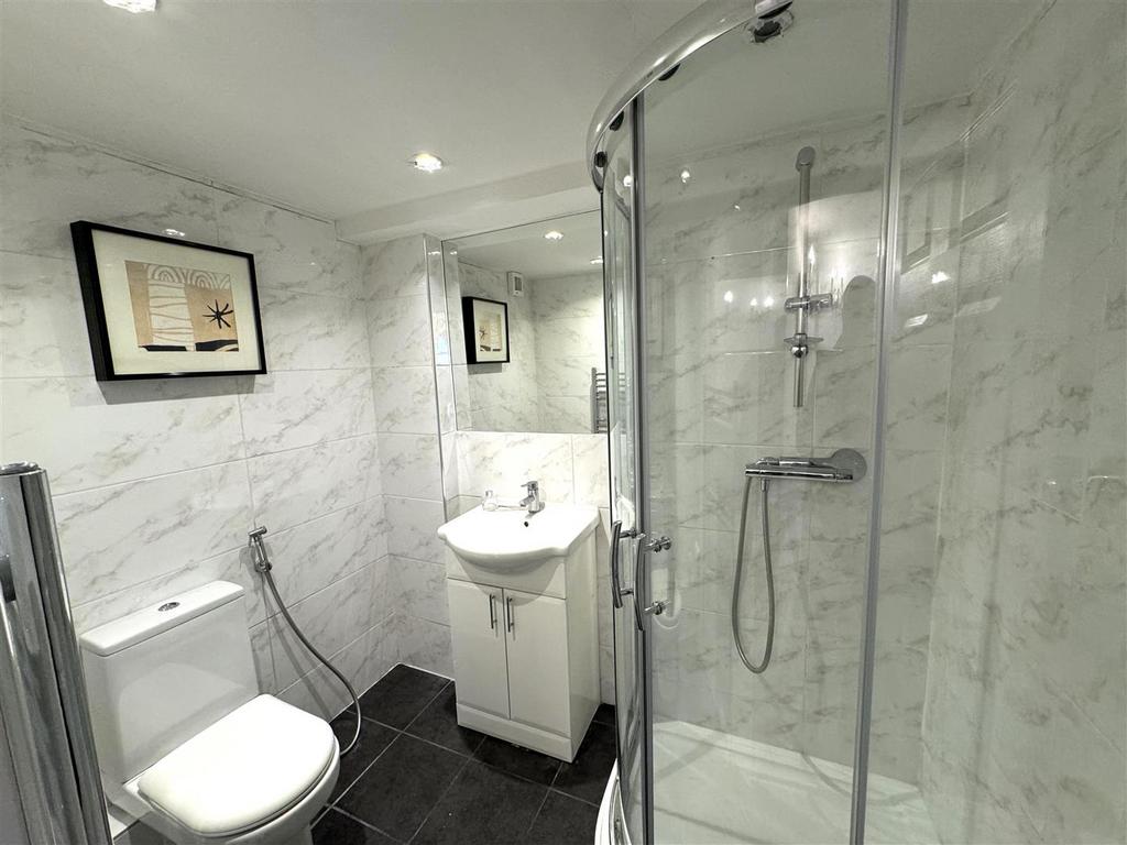 Shower Room.jpeg