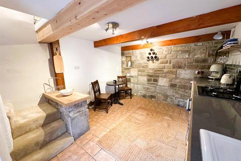 4 Main Street, Ickornshaw, Keighley, BD22 0DH