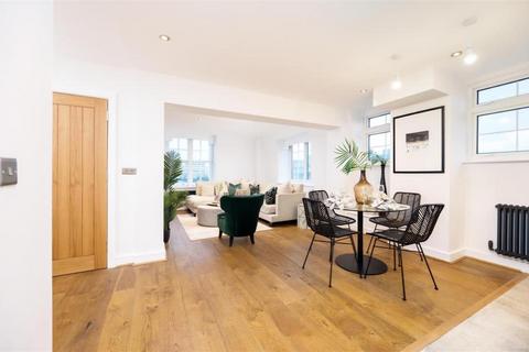 3 bedroom penthouse for sale, Garden Road, St. John's Wood, NW8 London