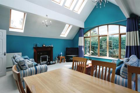 3 bedroom detached house for sale, Dunham Court, Hartford