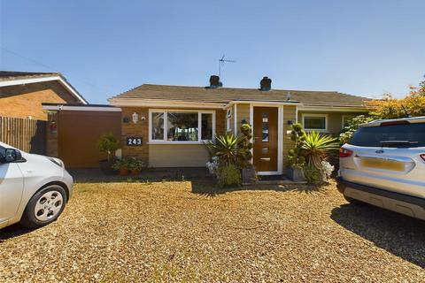 2 bedroom detached bungalow for sale, Roughton Road, Cromer