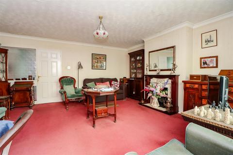3 bedroom detached bungalow for sale, Collingwood Close, Horsham