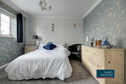 4 bedroom detached bungalow for sale, Aynsley Close, Desborough, Kettering, Northamptonshire