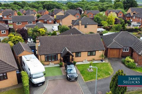 4 bedroom detached bungalow for sale, Aynsley Close, Desborough, Kettering, Northamptonshire