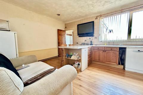 3 bedroom semi-detached house for sale, Preston Lane, Allerton Bywater, Castleford