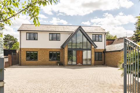 5 bedroom detached house for sale, Carnaby Road, Broxbourne